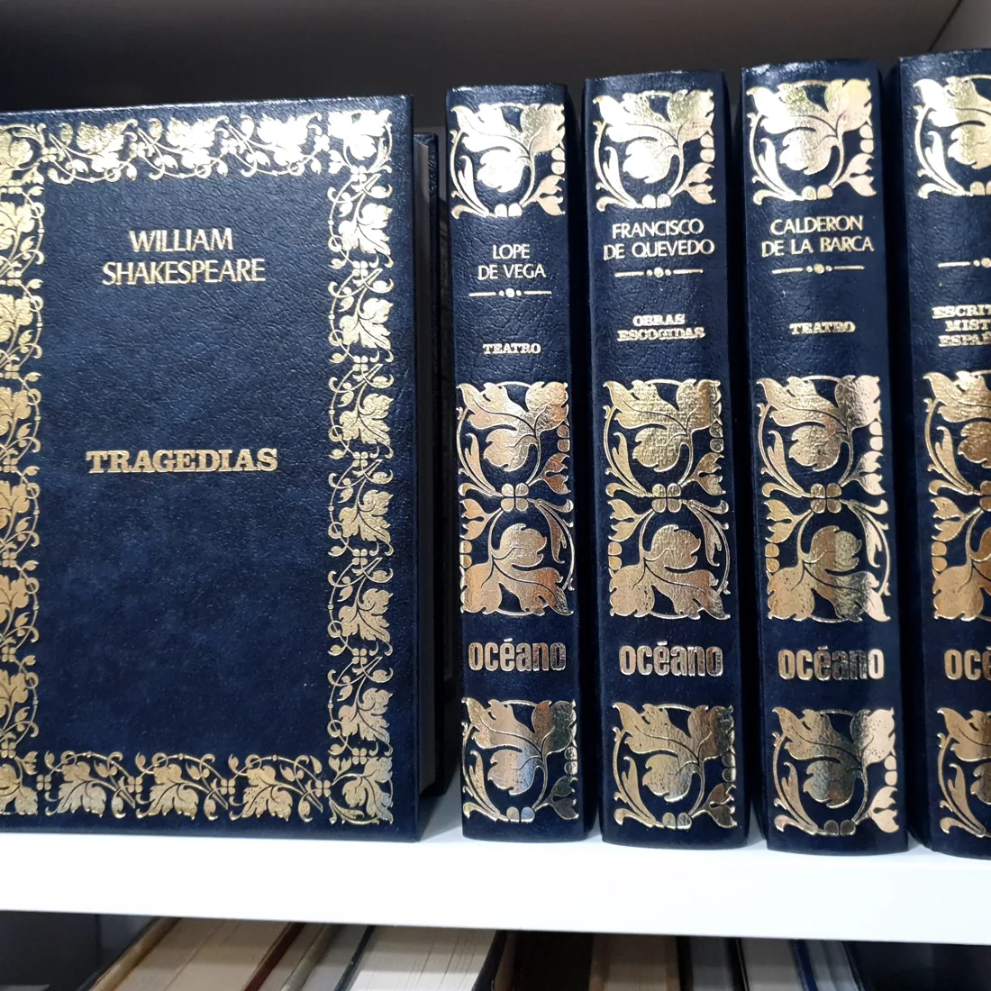 Clàssics en tapa blava i daurada: Shakespeare, Lope de Vega, Quevedo, Calderón